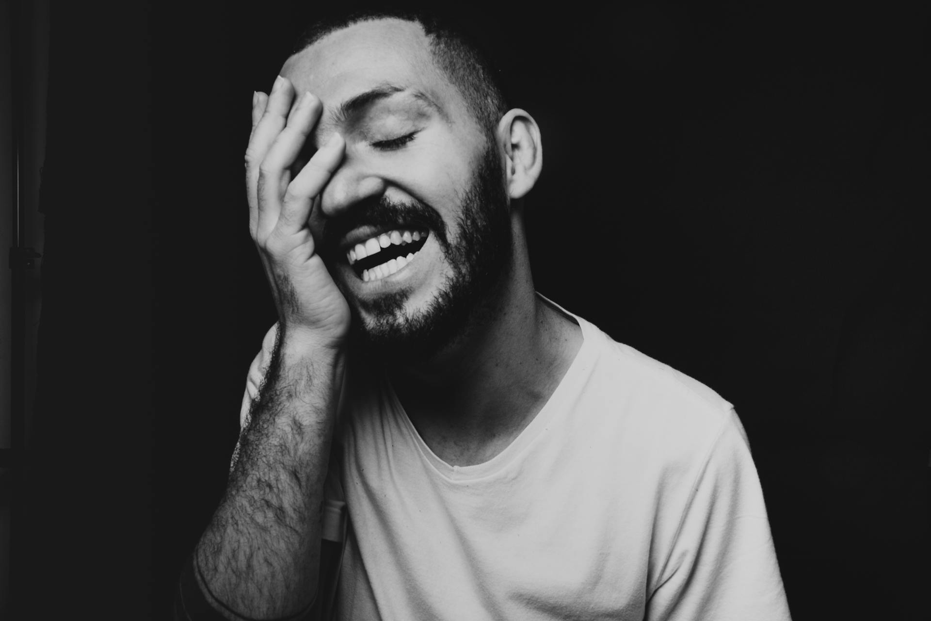 THE GIGGLE PRESCRIPTION: HOW LAUGHTER CAN HEAL THE MIND AND BODY